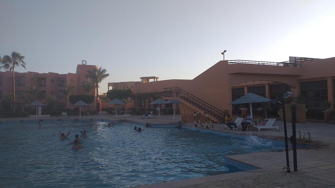 شاليه فرش فندقي بقرية بالميرا بيتش العين السخنه للعائلات Ain Sukhna Buitenkant foto